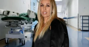 ΔΕΝ ΤΑ ΠΑΡΑΤΑΕΙ: ΜΑΘΕΥΤΗΚΑΝ ΤΑ ΕΥΧΑΡΙΣΤΑ ΓΙΑ ΤΗΝ ΥΓΕΙΑ ΤΗΣ ΓΩΓΩΣ ΜΑΣΤΡΟΚΩΣΤΑ