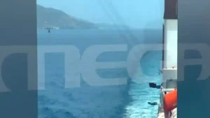 Πρωτοφανές περιστατικό στο Αιγαίο: Ελικόπτερο παρενόχλησε πλοίο της γραμμής – Ανησύχησαν εκατοντάδες επιβάτες