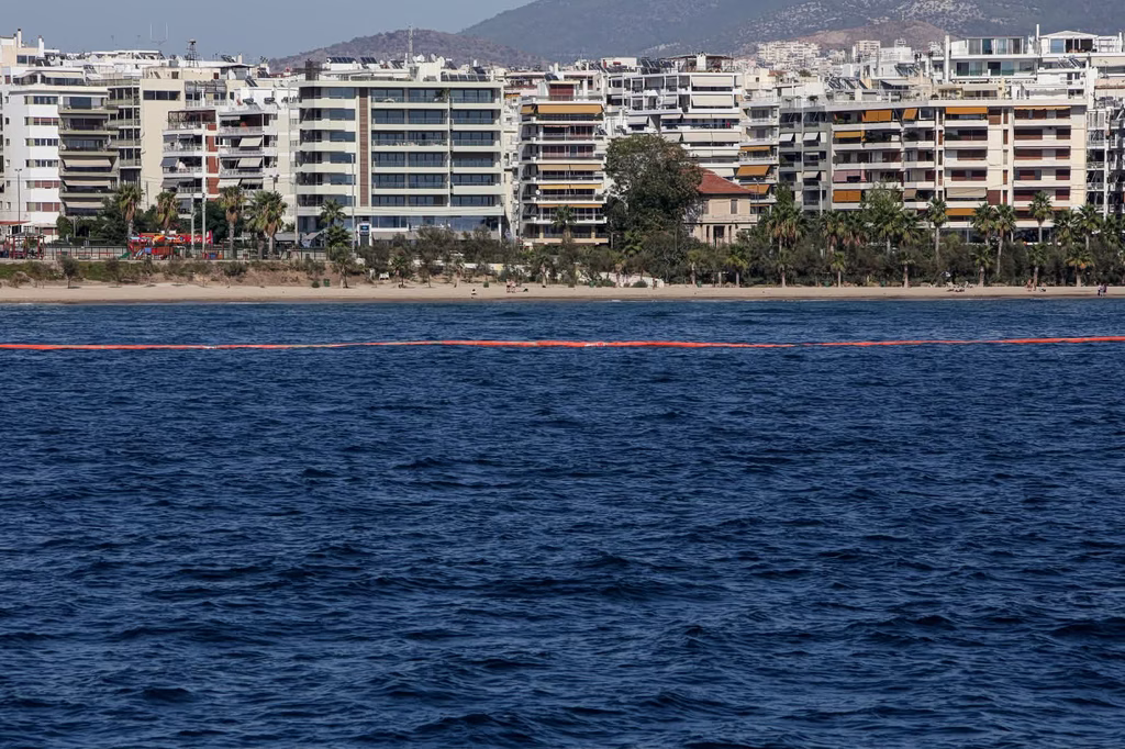Άλυτο το μυστήριο της οσμής αερίου στην Αττική: Τα σενάρια που «δείχνουν» προς τη θάλασσα – Υπάρχει το ενδεχόμενο σεισμού;