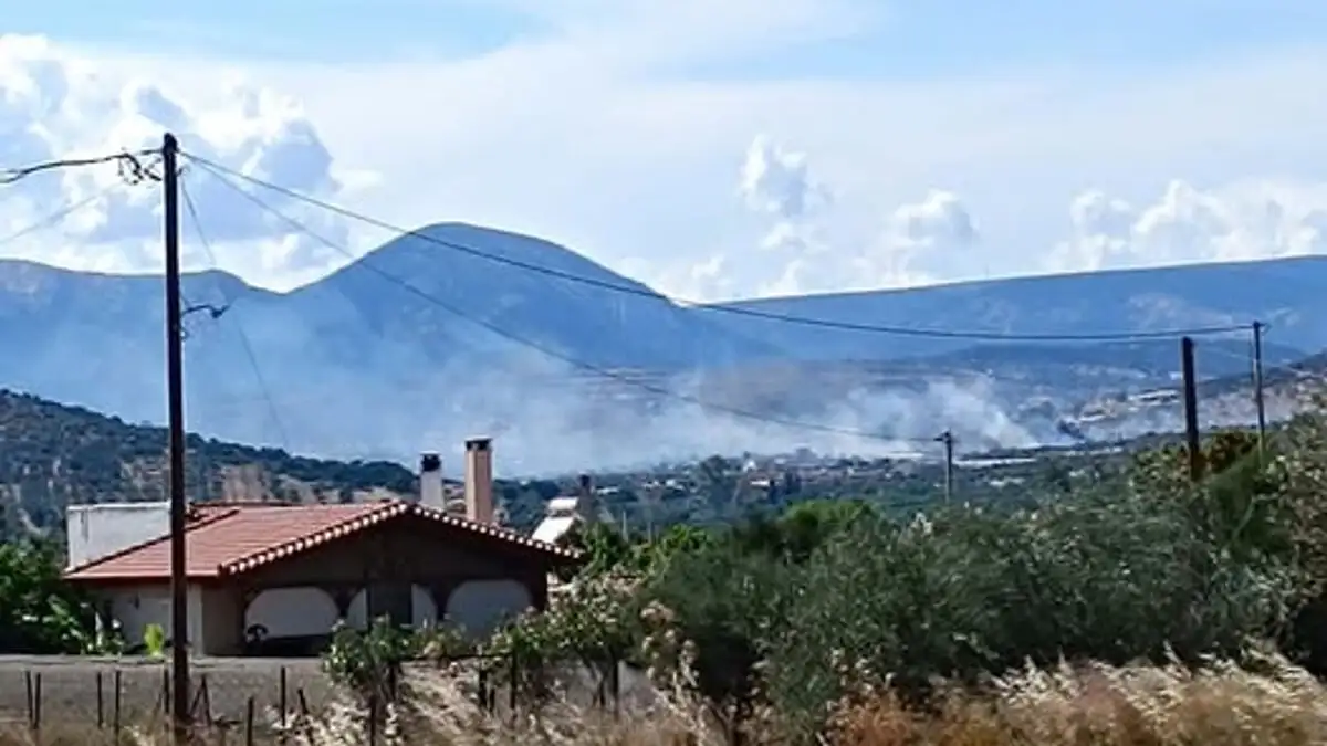 ΕΚΤΑΚΤΟ ΤΩΡΑ - ΦΩΤΙΑ ΣΤΗΝ ΑΤΤΙΚΗ - ΜΕΓΑΛΟΣ ΣΥΝΑΓΕΡΜΟΣ ΣΤΗΝ ΠΥΡΟΣΒΕΣΤΙΚΗ
