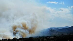 Λάρισα: Mεγάλη πυρκαγιά στην περιοχή των Γόννων
