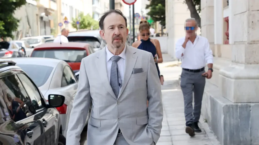 O Γιάννης Παπαμιχαήλ νοσηλεύεται στο «Ασκληπιείο» μετά από λιποθυμικό επεισόδιο