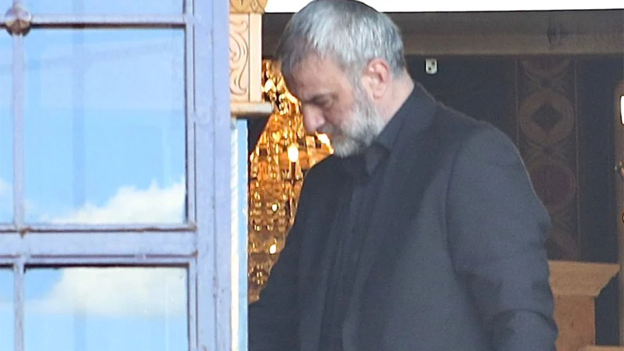 ΚΟΛΟΣΣΟΣ ΤΡΑΙΑΝΟΣ ΔΕΛΛΑΣ: ΖΗΤΗΣΕ ΕΝΑ ΠΡΑΓΜΑ ΜΟΝΟ ΣΤΗΝ ΚΗΔΕΙΑ ΤΗΣ ΓΥΝΑΙΚΑΣ ΤΟΥ