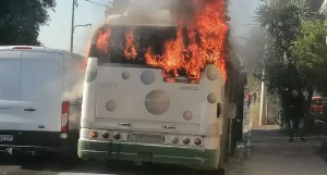 Συναγερμός στο Ίλιον: Λαμπάδιασε λεωφορείο  – Σήμανε συναγερμός στην Πυροσβεστική και την Τροχαία