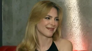Έγραψαν στη Ρένα Μόρφη «Πώς έχεις γίνει έτσι από τις πλαστικές» – Τι απάντησε η τραγουδίστρια