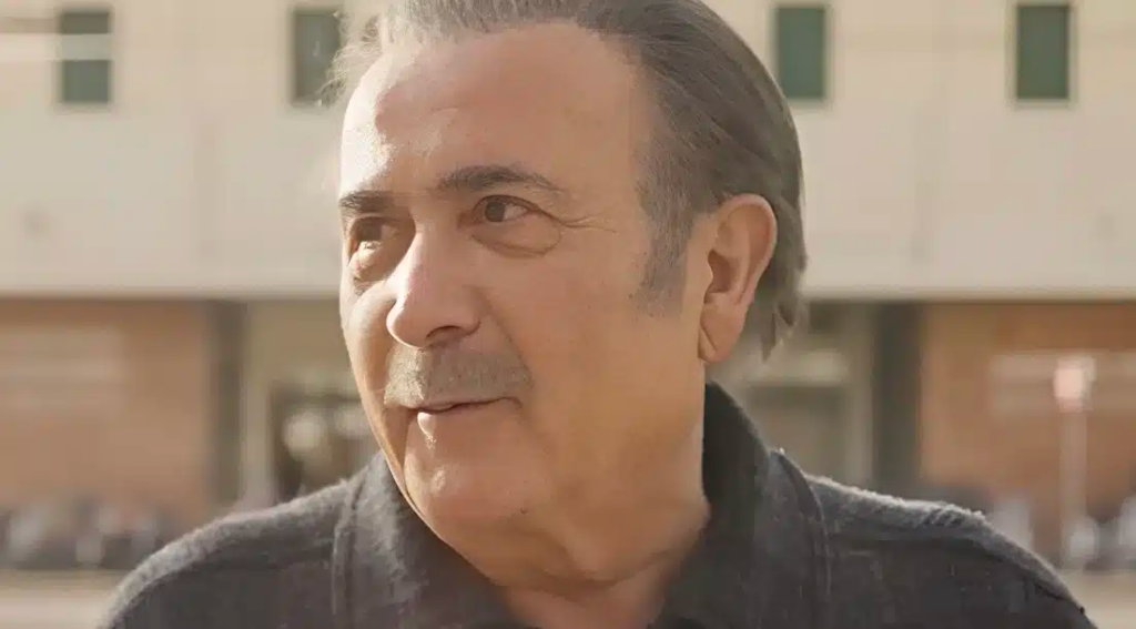 O Λάκης Λαζόπουλος ανακοινώνει το τέλος της θεατρικής του διαδρομής