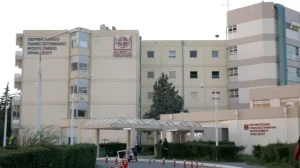 Η μητέρα του κακοποιημένου τρίχρονου στα Χανιά είχε και δύο παιδάκια που πέθαναν