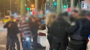 Πικέρμι: Βίντεο από την στιγμή που το αυτοκίνητο παρασύρει την 13χρονη – Σε σοκ ο παππούς του κοριτσιού που την μεγαλώνει