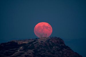 Πανσέληνος Μαΐου: 6 Zώδια κερδίζουν σε αισθnματικά και οικονομικά