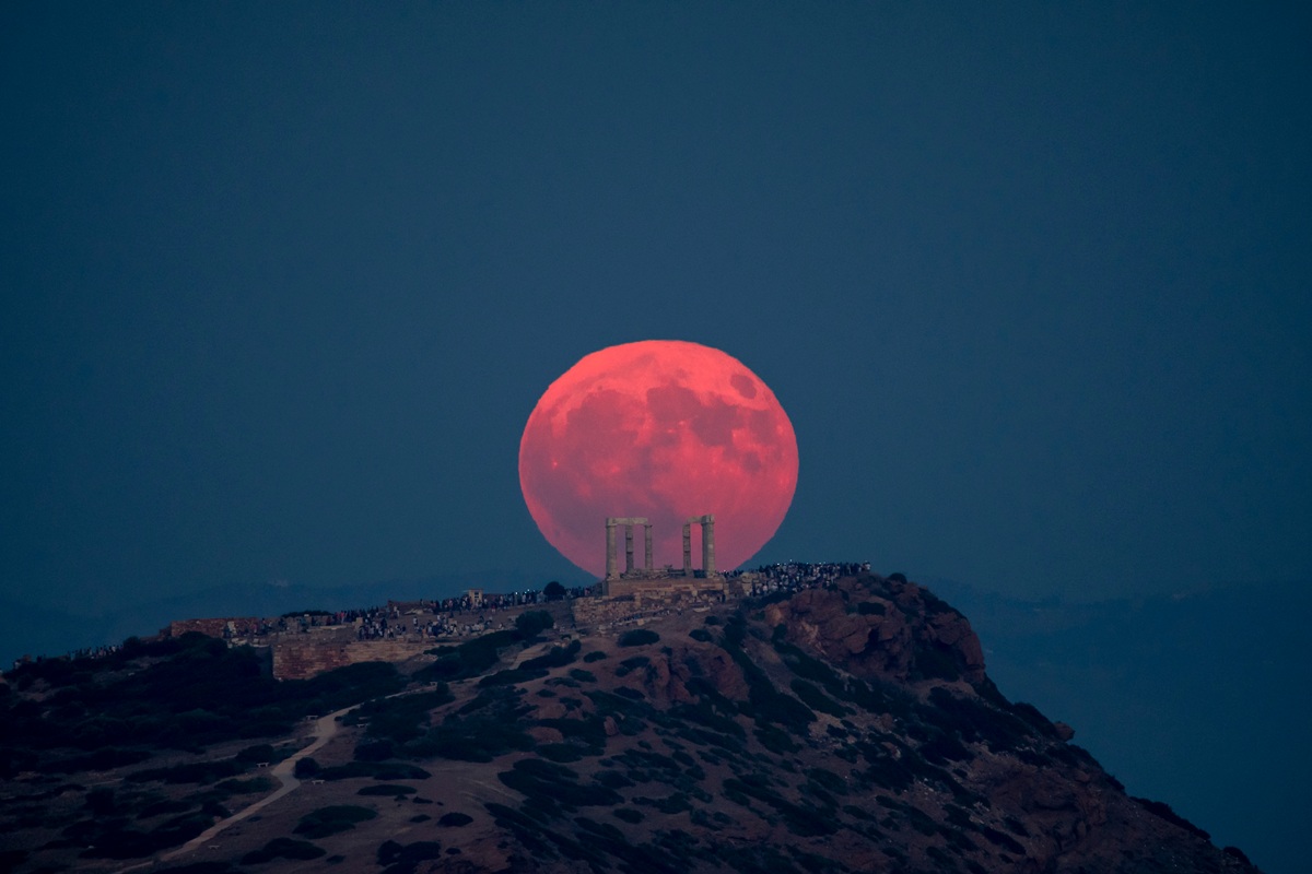 Πανσέληνος Μαΐου: 6 Zώδια κερδίζουν σε αισθnματικά και οικονομικά