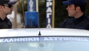 Κηφισιά: Συνελήφθη ο ντελιβεράς που πετούσε πέτρες και τραυμάτιζε γυναίκες