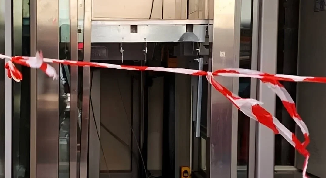 Νεκρή γυναίκα σε ασανσέρ στην Κηφισιά – Εγκλωβίστηκε το καροτσάκι της και πέθανε