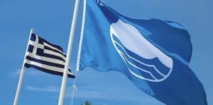 Oι 624 παραλίες της Ελλάδας με Γαλάζια Σημαία για το 2026 – Δείτε τις 17 καλύτερες ακτές της Αττικής
