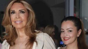 Μιμή Ντενίση: Γενέθλια έκπληξη με την κόρη της και τον πρώην σύζυγό της, Σωτήρη Πολύζο στο πλευρό της – Αποκλειστικό βίντεο