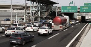 Τραγωδία στην Αττική Οδό: Νεκρός μοτοσικλετιστής – Συγκρούστηκε με περιπολικό