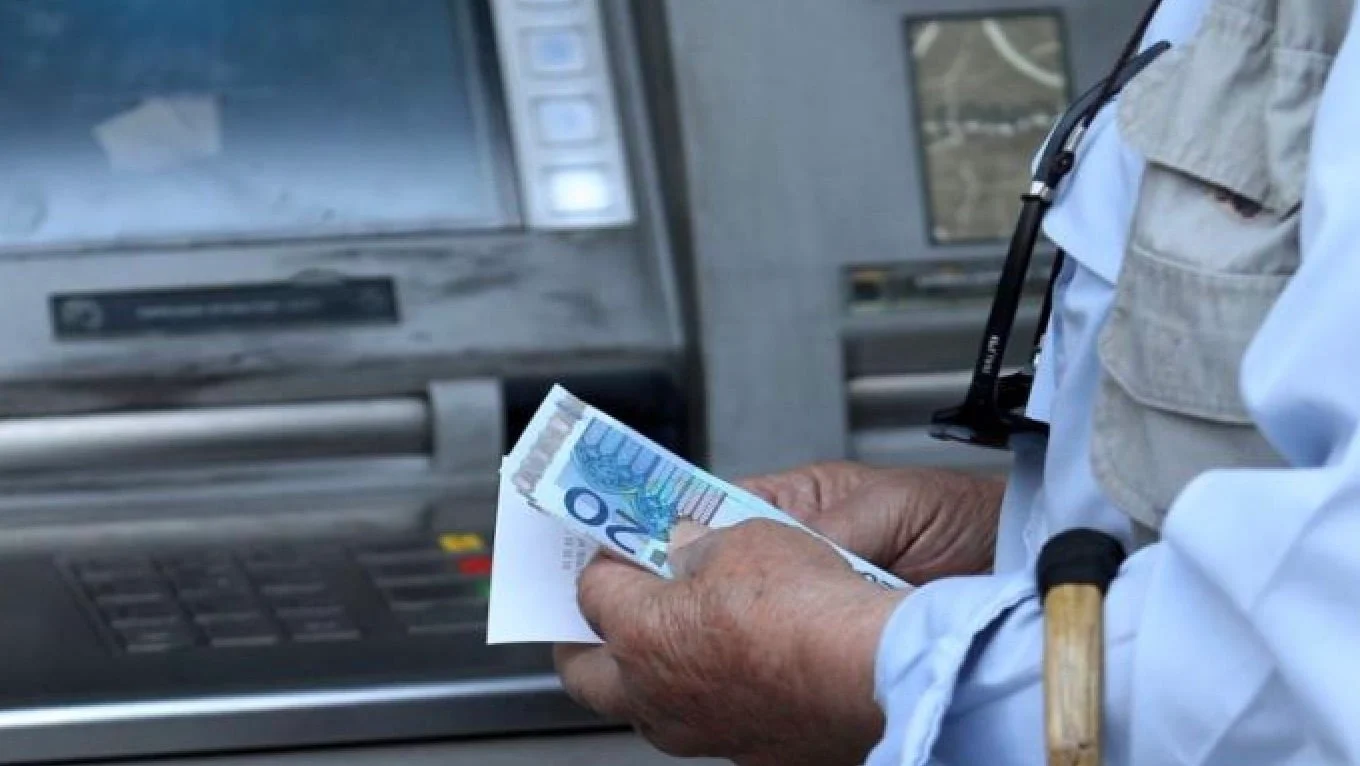 Συντάξεις Ιουνίου: Αναλυτικά οι ημερομηνίες πληρωμών – Πότε θα φανούν τα χρήματα στους λογαριασμούς