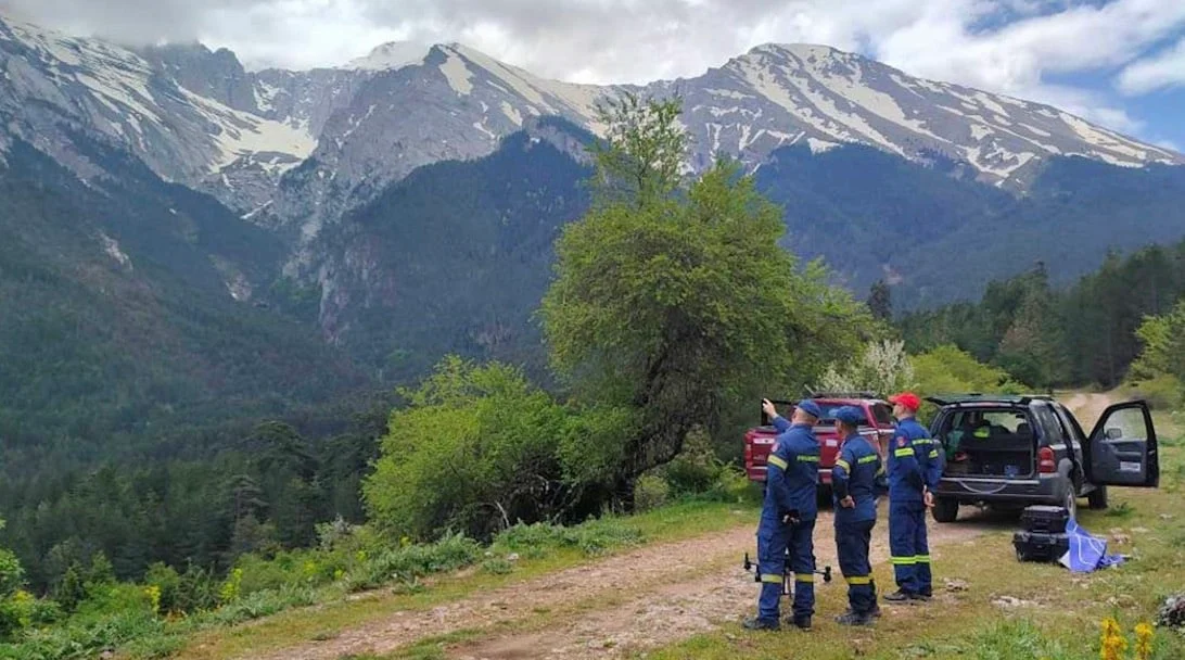 Όλυμπος: «Δεν φορούσε καν ορειβατικά παπούτσια για χιόνι, του είπα να μην ανέβει στο βουνό» – Αγωνία για τον 25χρονο που αγνοείται