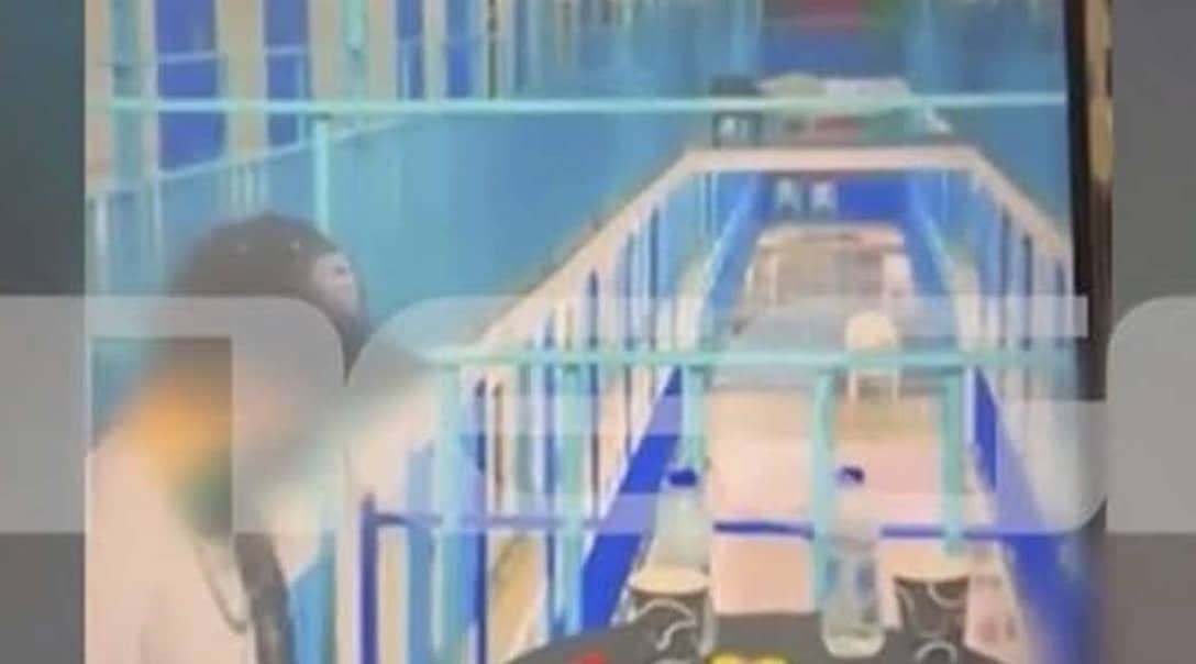 Βίντεο ντοκουμέντο από τον Κορυδαλλό: Πάρτι με αλκοόλ, χρυσές αλυσίδες και κινητά για ισοβίτες