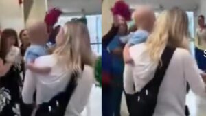 Ο μικρούλης Άσερ βγήκε νικητής μετά από 8 μήνες χημειοθεραπείας από την επάρατη νόσο