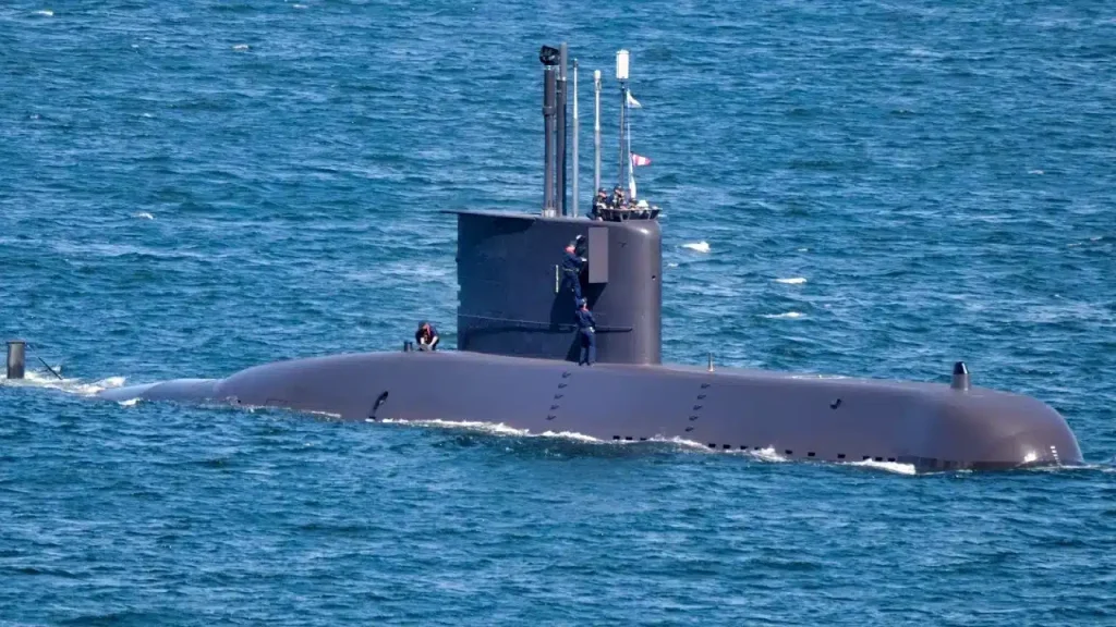 Συναγερμός στο Πολεμικό Ναυτικό: Μπλέχτηκε η προπέλα υποβρυχίου στα δίχτυα αλιευτικής τράτας