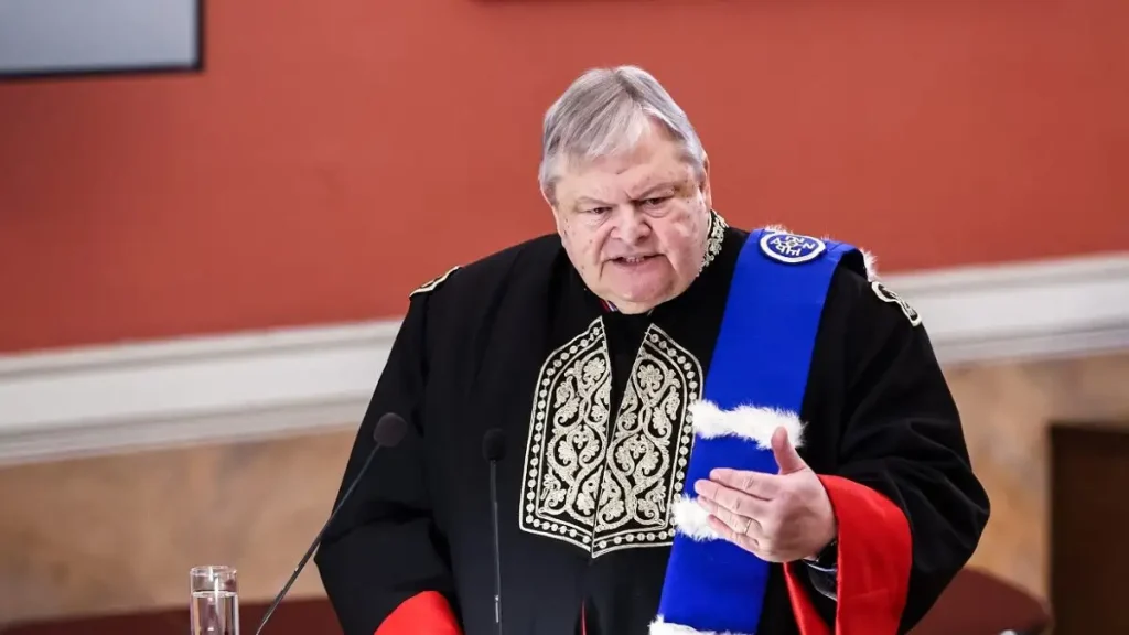 Ο Ευάγγελος Βενιζέλος αναγορεύθηκε σε επίτιμος διδάκτορας της Νομικής Σχολής του ΕΚΠΑ – Ποιοι έδωσαν το παρών