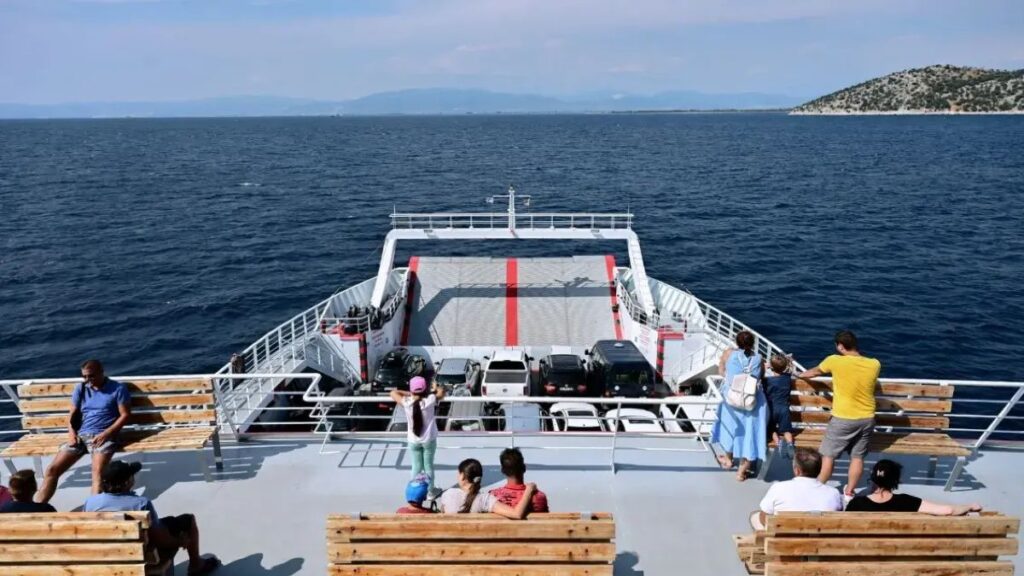Voucher Διακοπών 2026: Ανοίγουν οι αιτήσεις για Chios και Kythira Pass – Πώς θα πάρετε έως 300 εuρώ