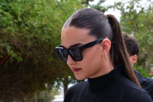 Βικτώρια Δέλλα: Η γνωστή τραγουδίστρια που τη στηρίζει σαν δεύτερη μάνα μετά τον χαμό της Γωγώς Μαστροκώστα