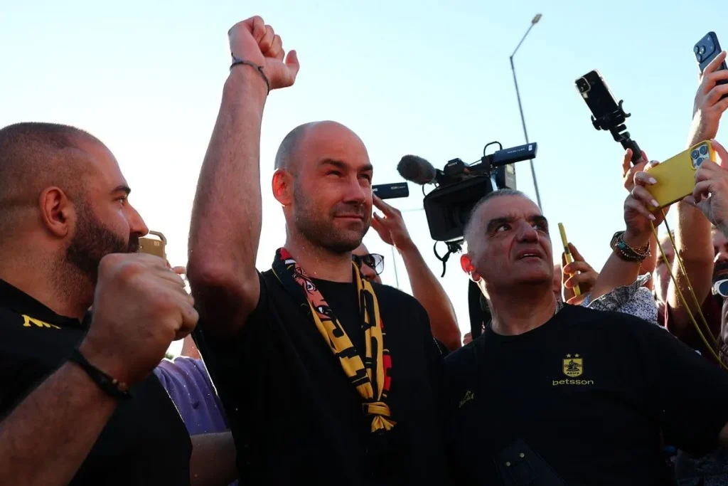 Τρέλα για Σπανούλη στο αεροδρόμιο “Μακεδονία” – Η κίνηση Σπανούλη που τρέλανε όλους τους οπαδούς