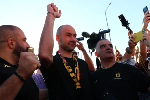 Τρέλα για Σπανούλη στο αεροδρόμιο “Μακεδονία” – Η κίνηση Σπανούλη που τρέλανε όλους τους οπαδούς