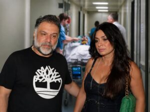 EKTAKTO TΩΡΑ: Τα ουρλιαχτά της Αντωνίου στο νοσοκομείο για τον Γρηγόρη Αρναούτογλου