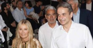 Όλοι γύρισαν να κοιτάξουν τι φοράει: H νέα εντυπωσιακή έθνικ εμφάνιση της Μαρέβας αποδεικνύει το αψεγάδιαστο στυλ της
