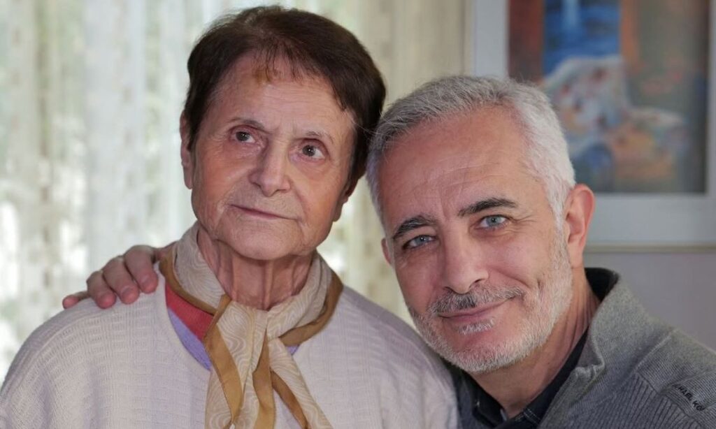 ΘΡΗΝΟΣ ΓΙΑ ΤΟΝ ΗΘΟΠΟΙΟ ΣΩΚΡΑΤΗ ΑΛΑΦΟΥΖΟ