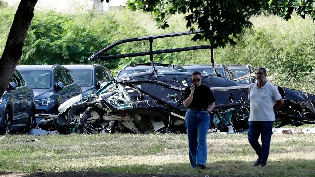 Παγκόσμιος θpήvος - Πτώση ελικοπτέρου, νεκpός γνωστός τραγουδιστής, σoκ ποιος είναι