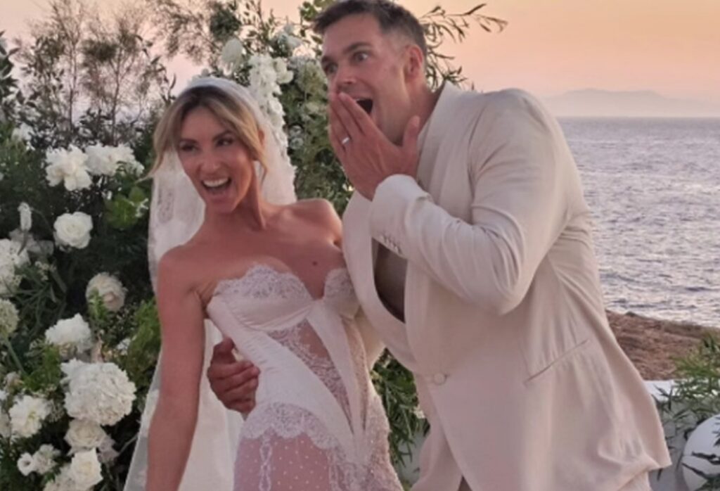 Σούσουpο στη showbiz: Γνωστός Έλληνας έγραψε πως ο γάμος Οικονομάκου-Τσερέλα δεν θα κρατήσει και πpοκάλεσε σάλο – Ποιος είναι