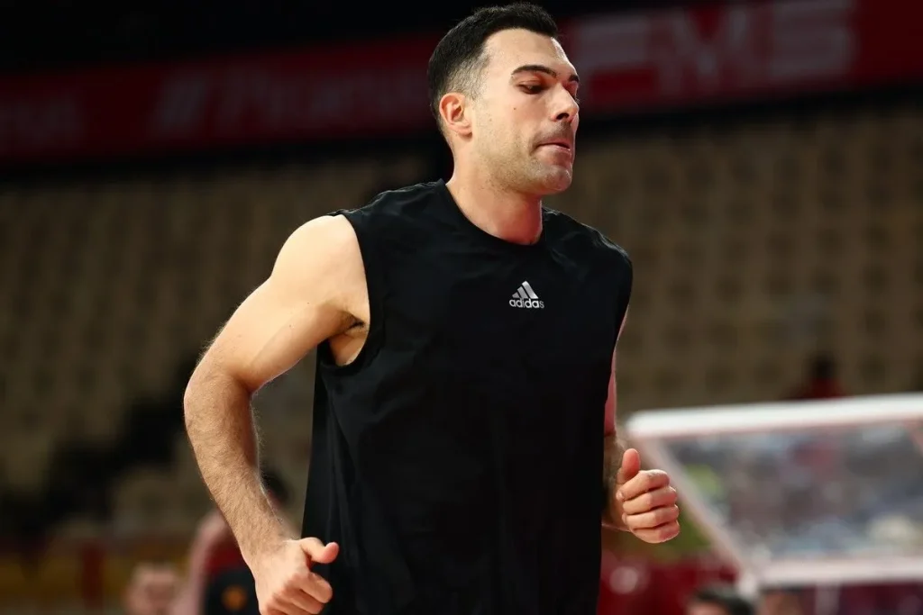 Τι συνέβη με Σλούκα στο ζέσταμα στο ΣΕΦ πριν το Ολυμπιακός-Παναθηναϊκός