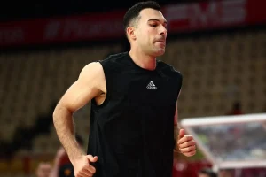 Τι συνέβη με Σλούκα στο ζέσταμα στο ΣΕΦ πριν το Ολυμπιακός-Παναθηναϊκός
