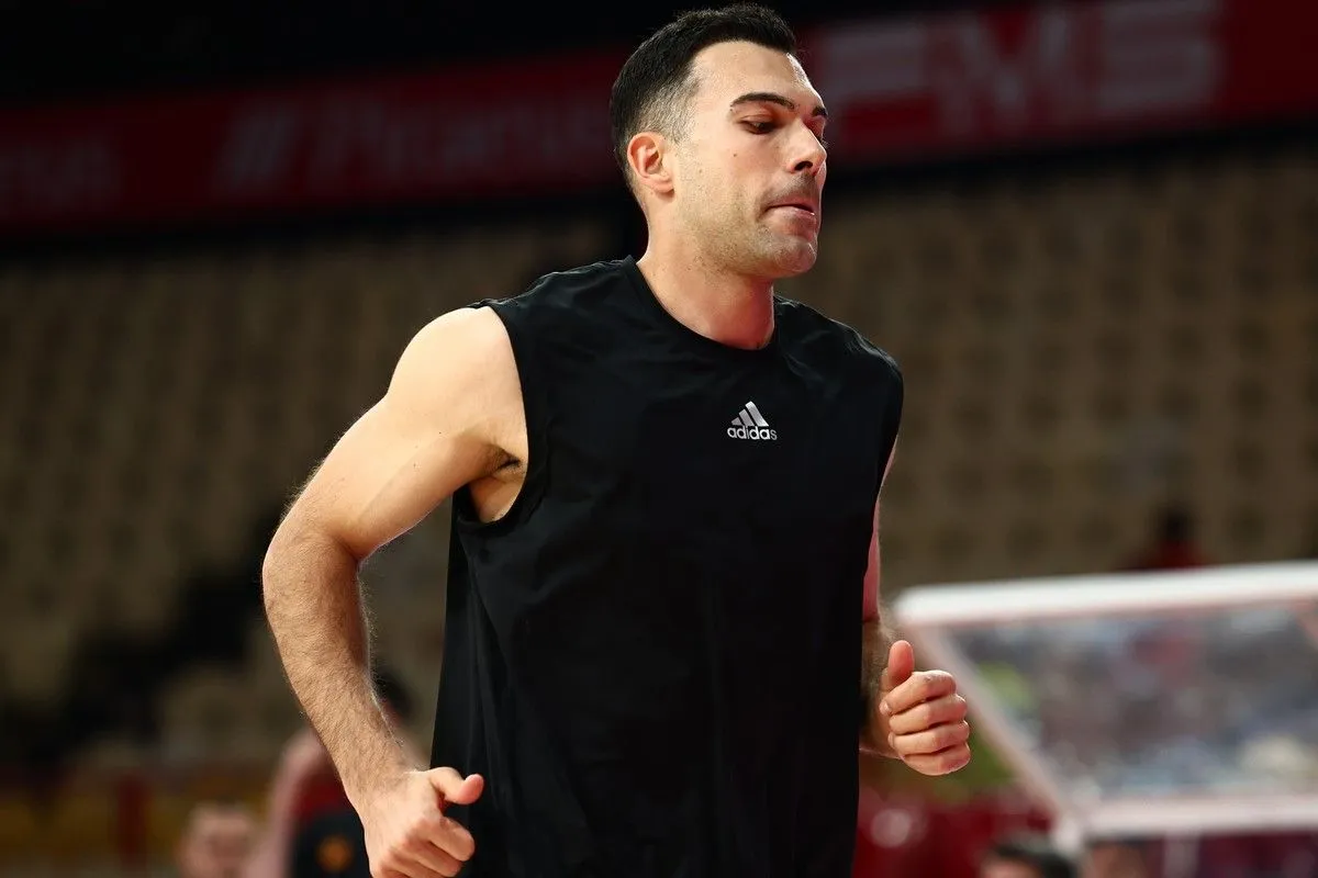 Τι συνέβη με Σλούκα στο ζέσταμα στο ΣΕΦ πριν το Ολυμπιακός-Παναθηναϊκός