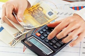 «Σεισμός» για 2 εκατομμύρια Έλληνες: Διαγράφονται χρέη και δόσεις μέσα σε μια νύχτα – Δείτε αν είστε στη λίστα!