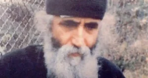 Ανατριχίλα: Ο Άγιος Παΐσιος εξηγεί γιατί ο Θεός παίρνει τους νέους ανθρώπους κοντά του