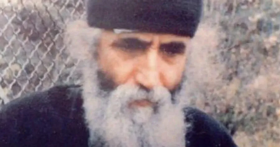 Ανατριχίλα: Ο Άγιος Παΐσιος εξηγεί γιατί ο Θεός παίρνει τους νέους ανθρώπους κοντά του