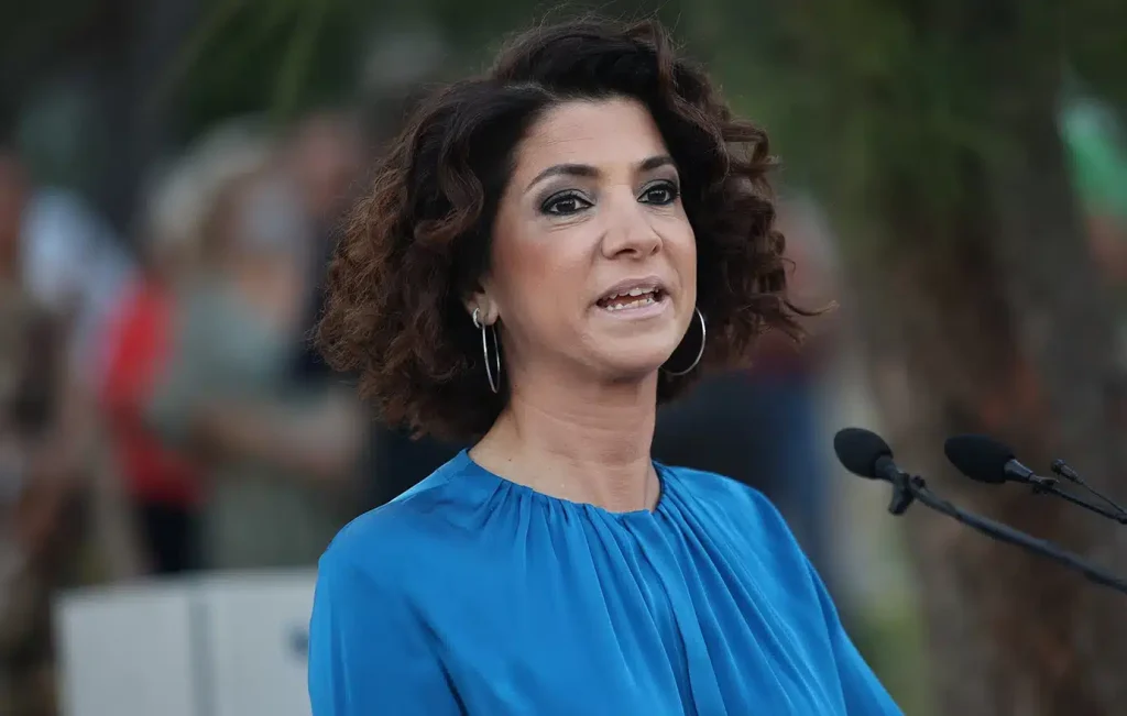 Αλεξία Μπακογιάννη: «Αν δω τον Κουφοντίνα που σκότωσε τον πατέρα μου και τον Γιωτόπουλο που έδωσε την εντολή, τι πρέπει να κάνω;»
