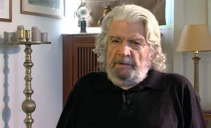 Πέθανε ο Άγγελος Αντωνόπουλος