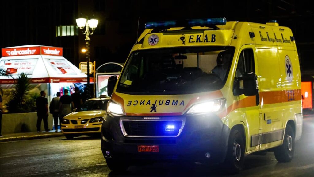 EKAKTO – ΓΥΝΑΙΚΑ ΕΠΕΣΕ ΑΠΟ ΤΟΝ 6ο ΟΡΟΦΟ ΣΤΟ ΚΕΝΤΡΟ ΤΗΣ ΑΘΗΝΑΣ