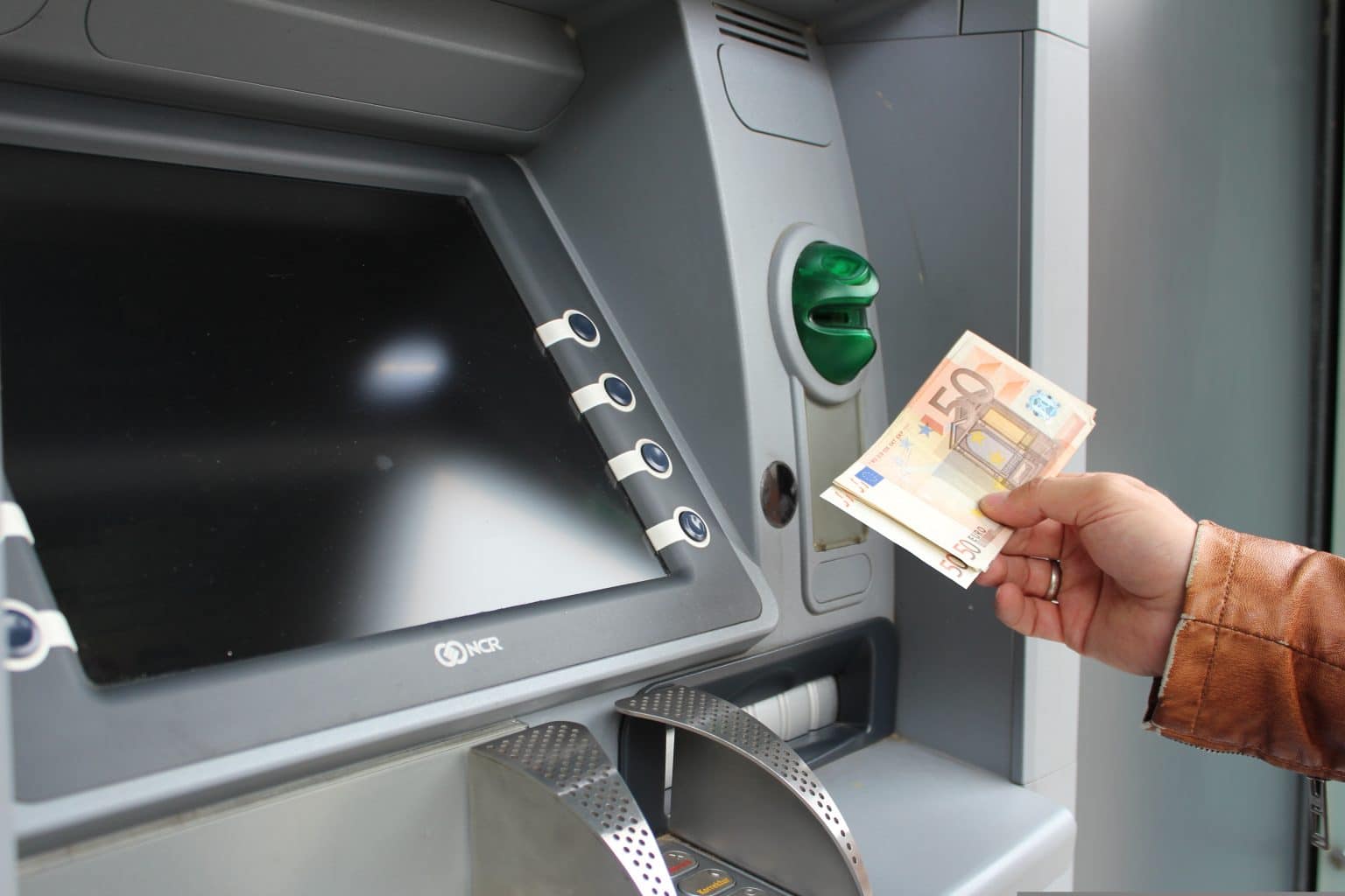Συντάξεις Ιουλίου: Οι δύο τελικές ημερομηνίες πληρωμής