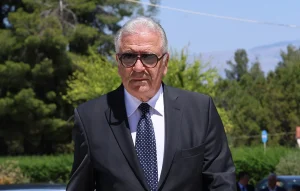 Δημήτρης Αβραμόπουλος: Γιατί δεν μπορεί να εκτελεστεί άμεσα το ευρωπαϊκό ένταλμα σύλληψης;