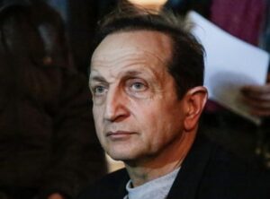 Θλίψη: Μόλις το ανακοίνωσε ο Σπύρος Μπιμπίλας – Πέθαvε γνωστή Ελληνίδα τραγουδίστρια