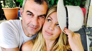 Του δίνουν συγχαρητήρια: Μόλις μαθεύτnκε για τον Τραϊανό Δέλλα μετά τον θάνατο της Γωγώς Μαστροκώστα