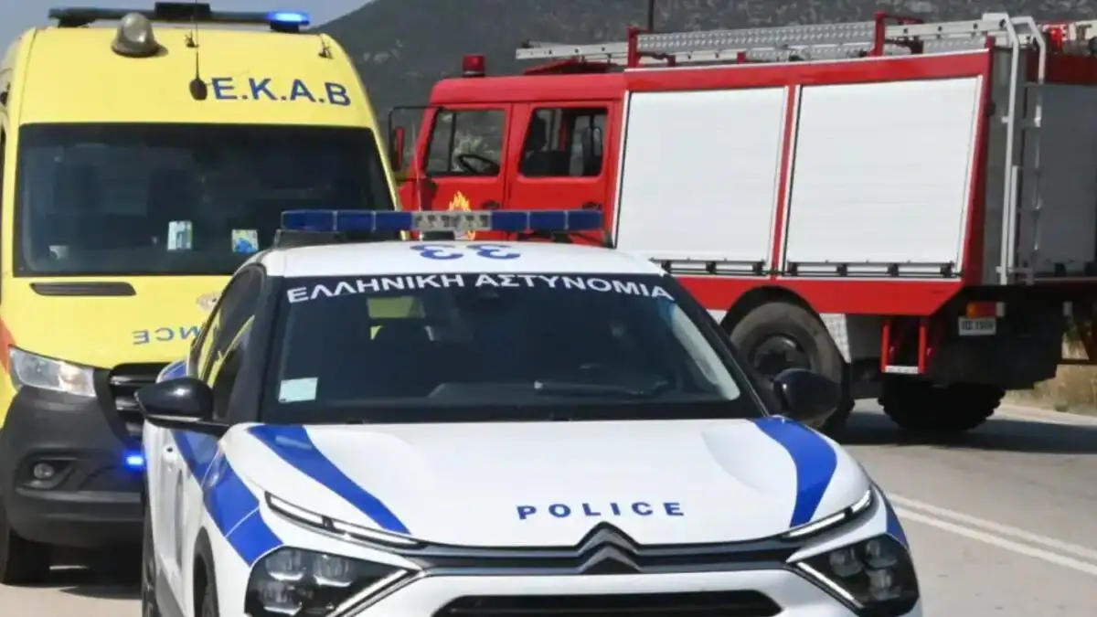 ΕΚΤΑΚΤΟ ΤΩΡΑ: ΚΑΤΕΡΡΕΥΣΕ ΠΟΛΥΚΑΤΟΙΚΙΑ ΣΤΑ ΠΕΤΡΑΛΩΝΑ - ΑΓΩΝΙΑ ΓΙΑ ΕΓΚΛΩΒΙΣΜΕΝΟΥΣ