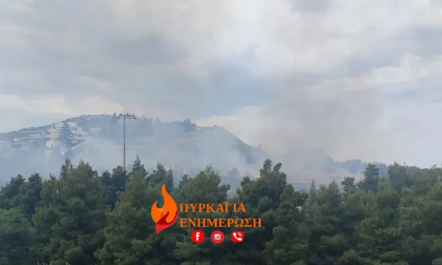 ΕΚΤΑΚΤΟ: Φωτιά τώρα μέσα στην Αθήνα – Στη μάχη και εναέρια μέσα