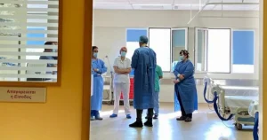 ΣΟΚ ΤΩΡΑ: ΝΕΚΡΟΣ Ο ΓΙΑΤΡΟΣ ΠΟΥ ΑΓΑΠΟΥΝ ΟΛΟΙ ΟΙ ΕΛΛΗΝΕΣ ΣΕ ΦΡΙΚΤΟ ΤΡΟΧΑΙΟ
